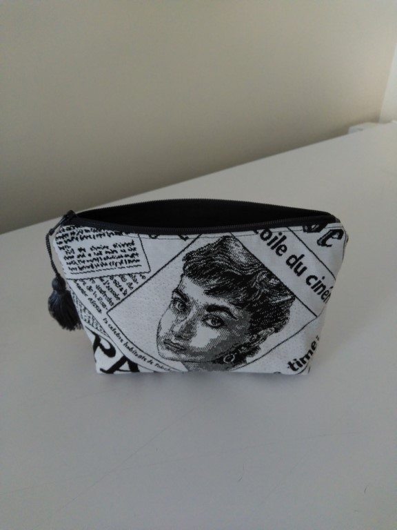 Trousse de toilette cinéma noire et grise petit modèle