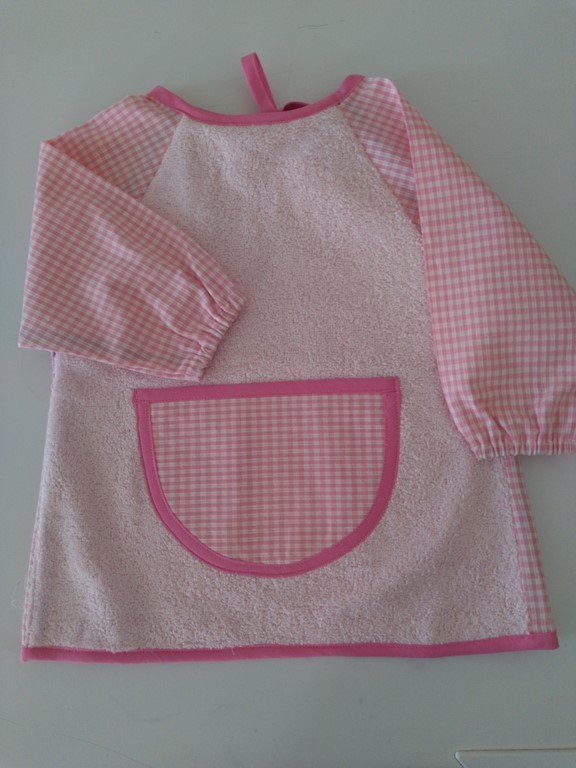 Bavoir tablier rose, coton vichy rose 6/18 mois