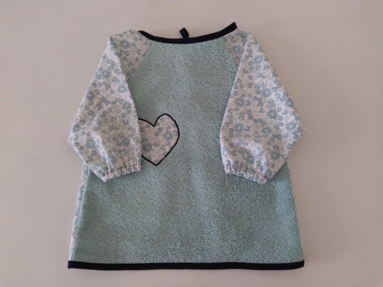 Bavoir tablier éponge bleu, coton floral 6/18 mois