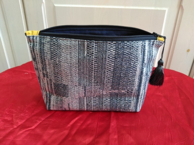 Trousse de toilette bleue chinée modèle intermédiaire