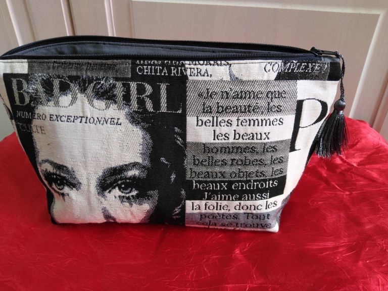 Trousse de toilette "Visages" Grand modèle