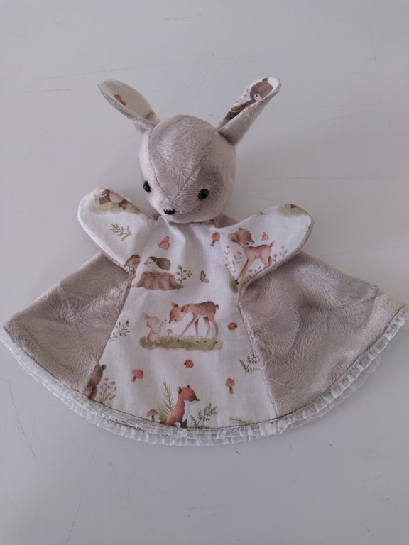 Doudou marionnette beige imprimé faons