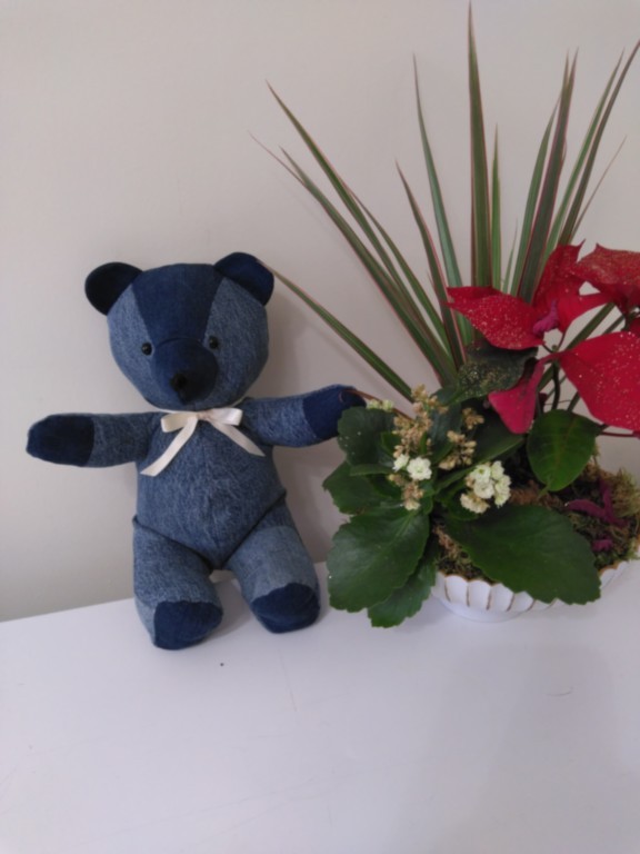 Nounours assis petit modèle en Jean