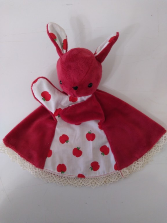 doudou marionnette cerises