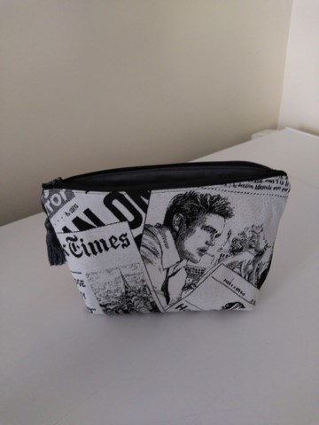 Trousse de toilette cinéma noire et grise modèle intermédiaire