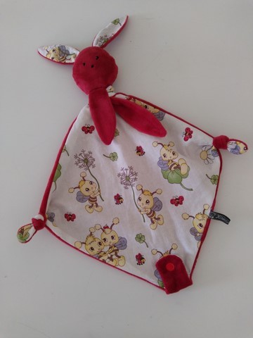 Doudou lapin  rouge, coton abeilles