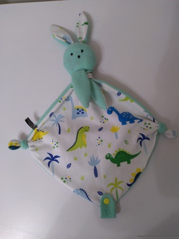 Doudou lapin  vert, dinosaures