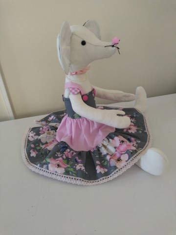 Souris tissu robe rose et grise