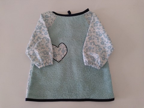 Bavoir tablier éponge bleu, coton floral 6/18 mois