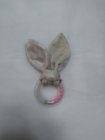 Hochet oreilles de lapin beige, coton éléphants