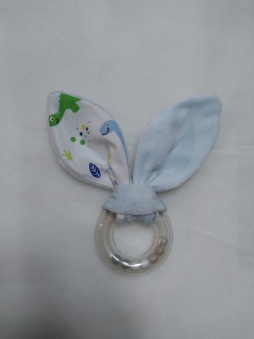 Hochet oreilles de lapin bleu, coton imprimé dinosaures