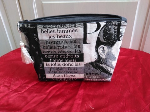 Trousse de toilette "Visages" modèle intermédiaire