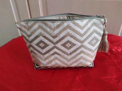 Trousse de toilette "Géométrie" modèle intermédiaire