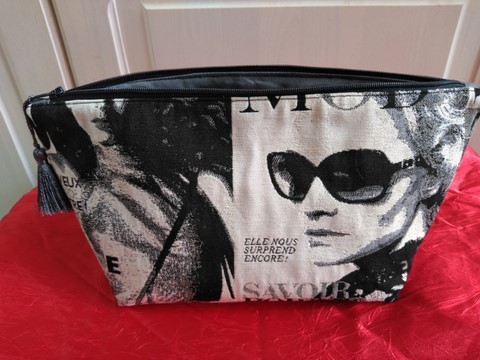 Trousse de toilette "Visages" Grand modèle