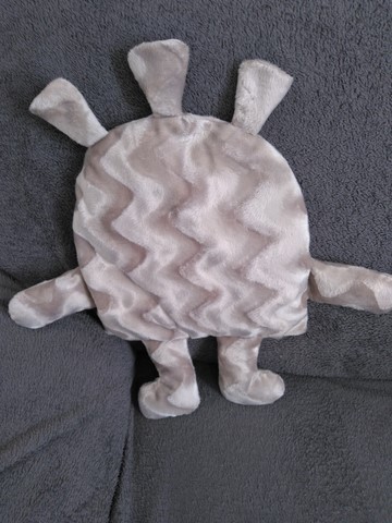 Mange soucis beige et jaune