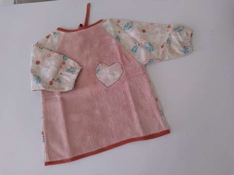 Bavoir tablier rose imprimé licornes 6/18 mois