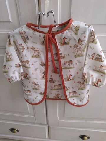 Bavoir tablier beige imprimé animaux de la forêt 6/18 mois