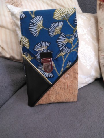 Pochette de téléphonne Ginko bleue