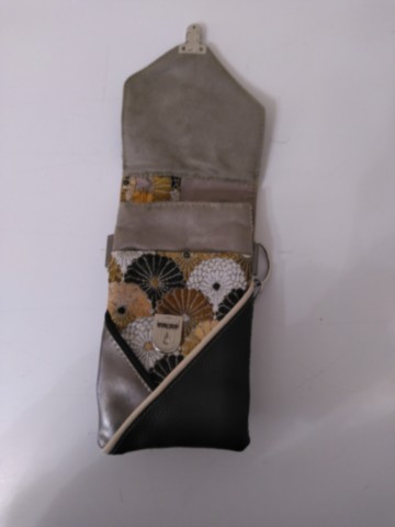 Pochette de téléphone fleurs d'automne