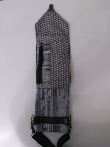 Pochette de téléphone chinée bleue