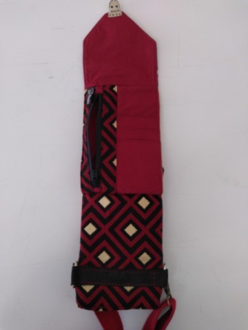 Pochette de téléphone noire, rouge et or