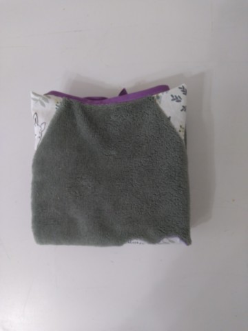 Bavoir tablier vert et mauve