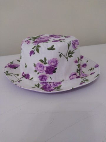 Bob réversible imprimé fleurs mauves